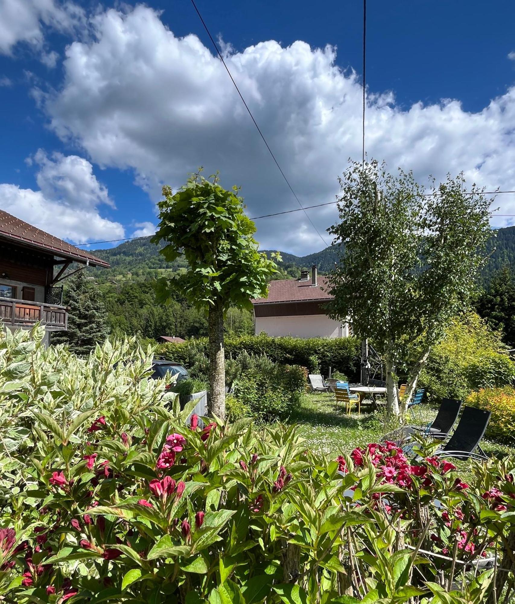 Appartement Lapreski, Spacieux, Proche Lac D'Annecy, Randonnees Montagne Thones Exterior photo